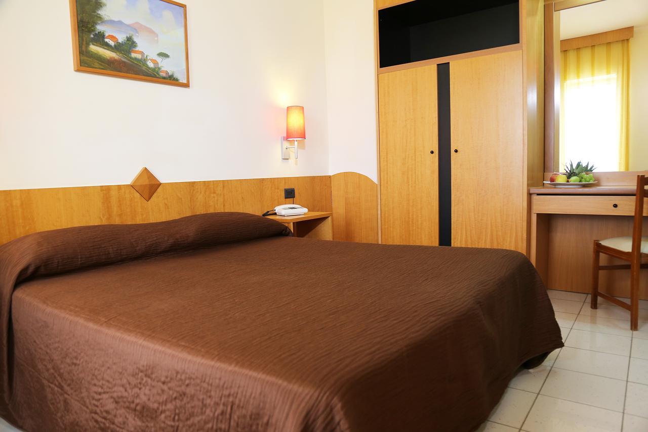 קמיליאטלו סילאנו Hotel Meranda מראה חיצוני תמונה