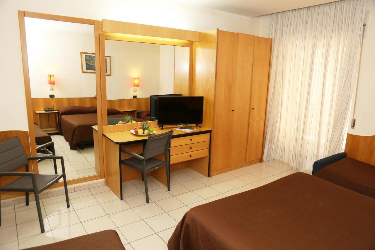 קמיליאטלו סילאנו Hotel Meranda מראה חיצוני תמונה