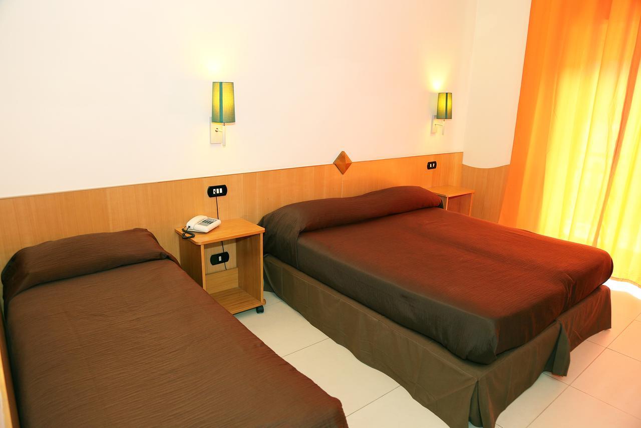 קמיליאטלו סילאנו Hotel Meranda מראה חיצוני תמונה