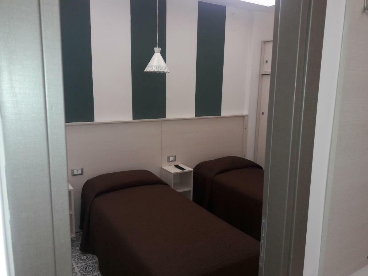 קמיליאטלו סילאנו Hotel Meranda מראה חיצוני תמונה